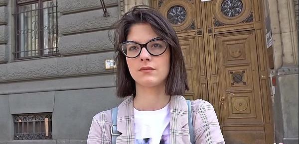  GERMAN SCOUT - 18 Jahre junge Studentin Sara AO Anal gefickt bei echten Casting nach der Uni